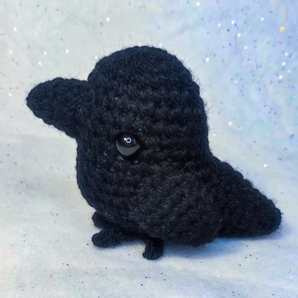 Amigurumi mini corbeau