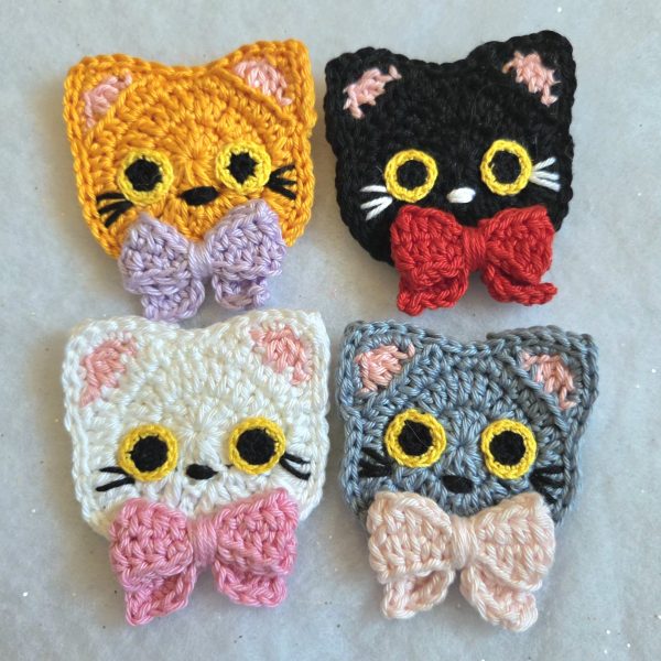 Broche Chat